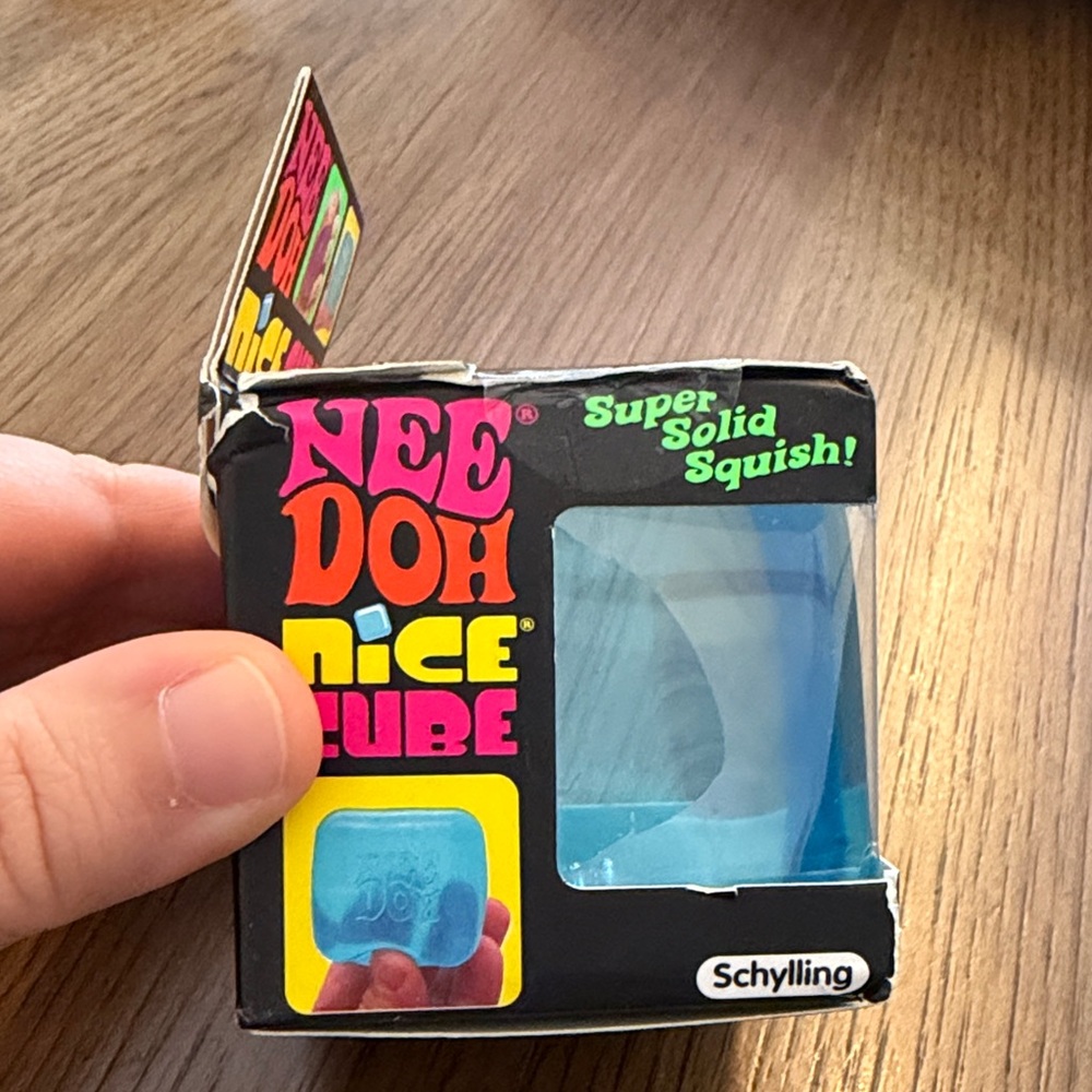 NeeDoh Nice Cube - Blue - Picture 2 of 6
